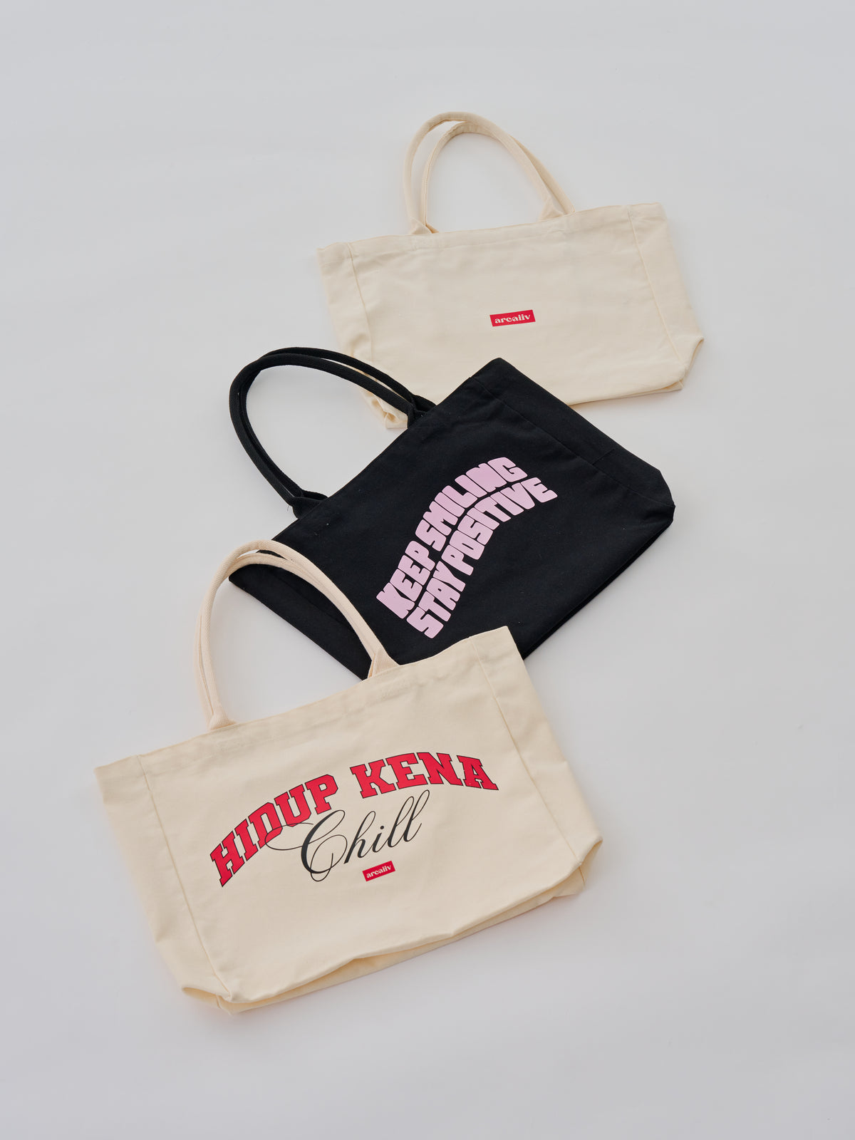Arcaiiv Keep Smiling Totebag Black