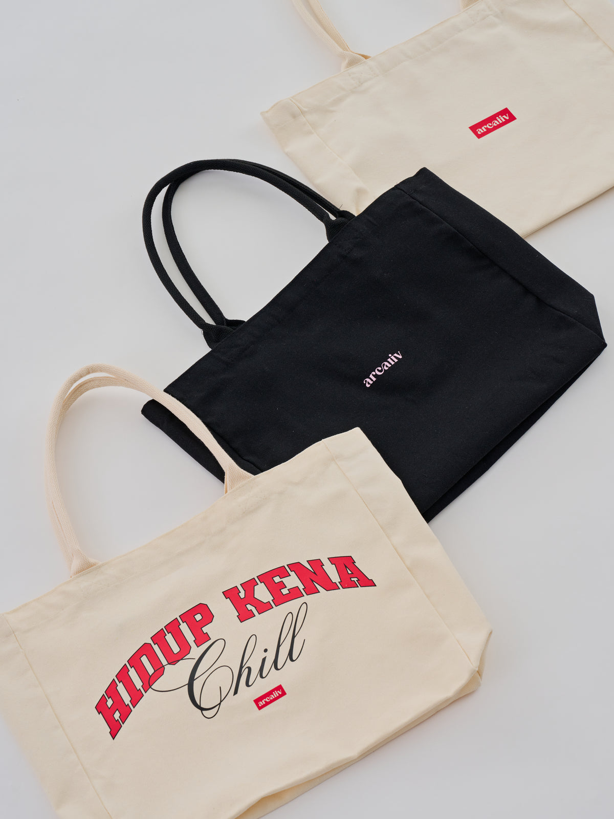 Arcaiiv Keep Smiling Totebag Black