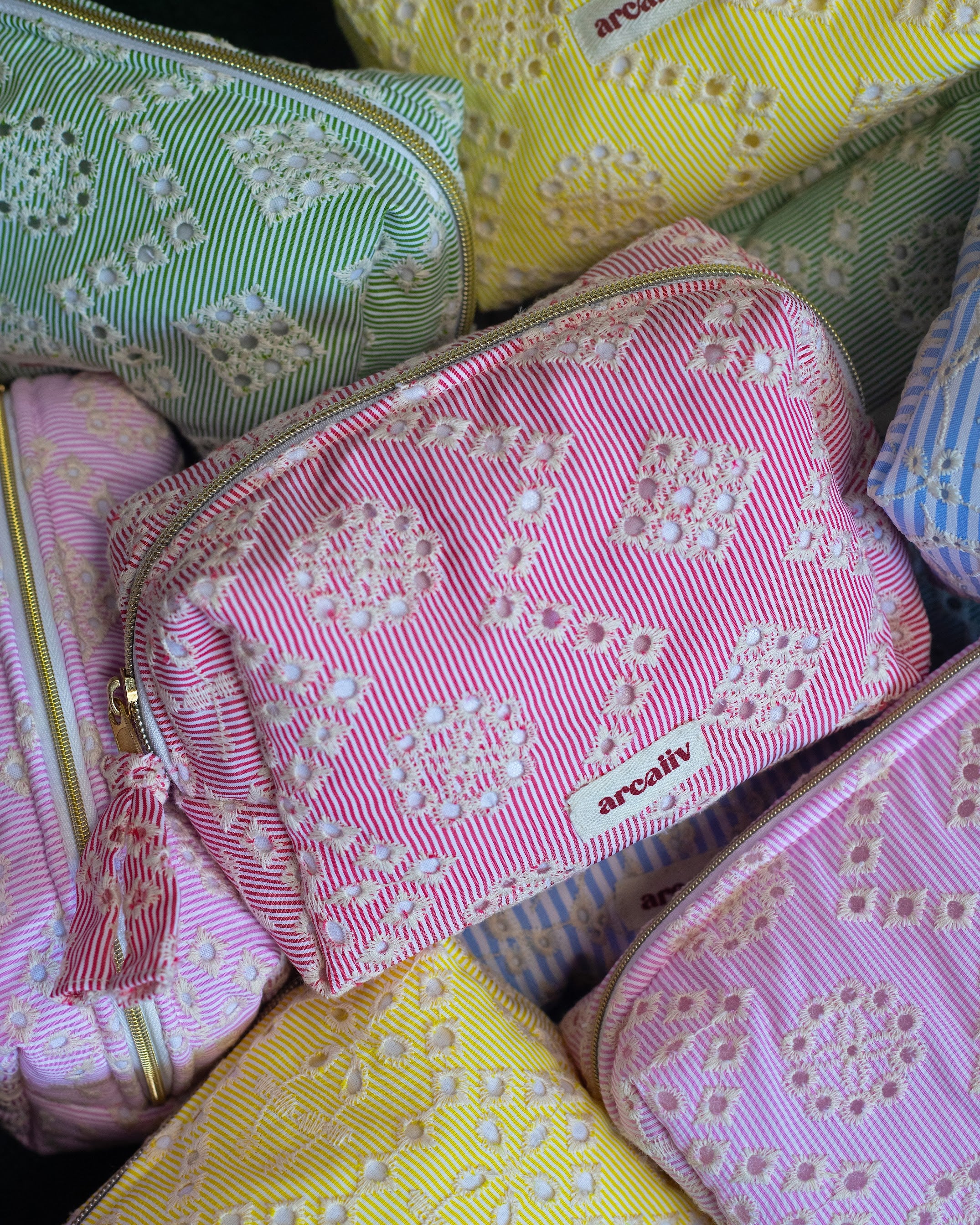 Pouch in Strawberry Frost