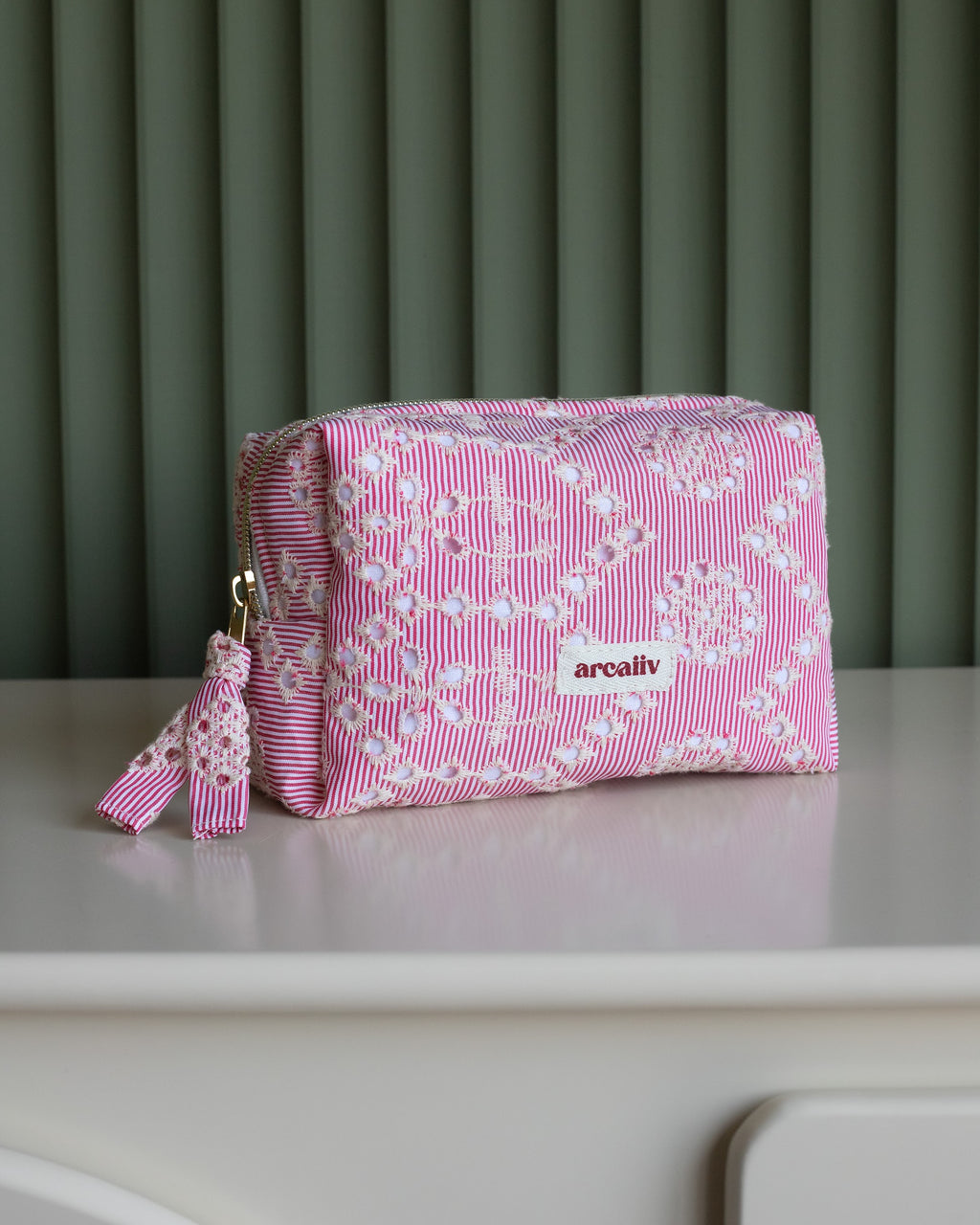 Pouch in Strawberry Frost (no box)