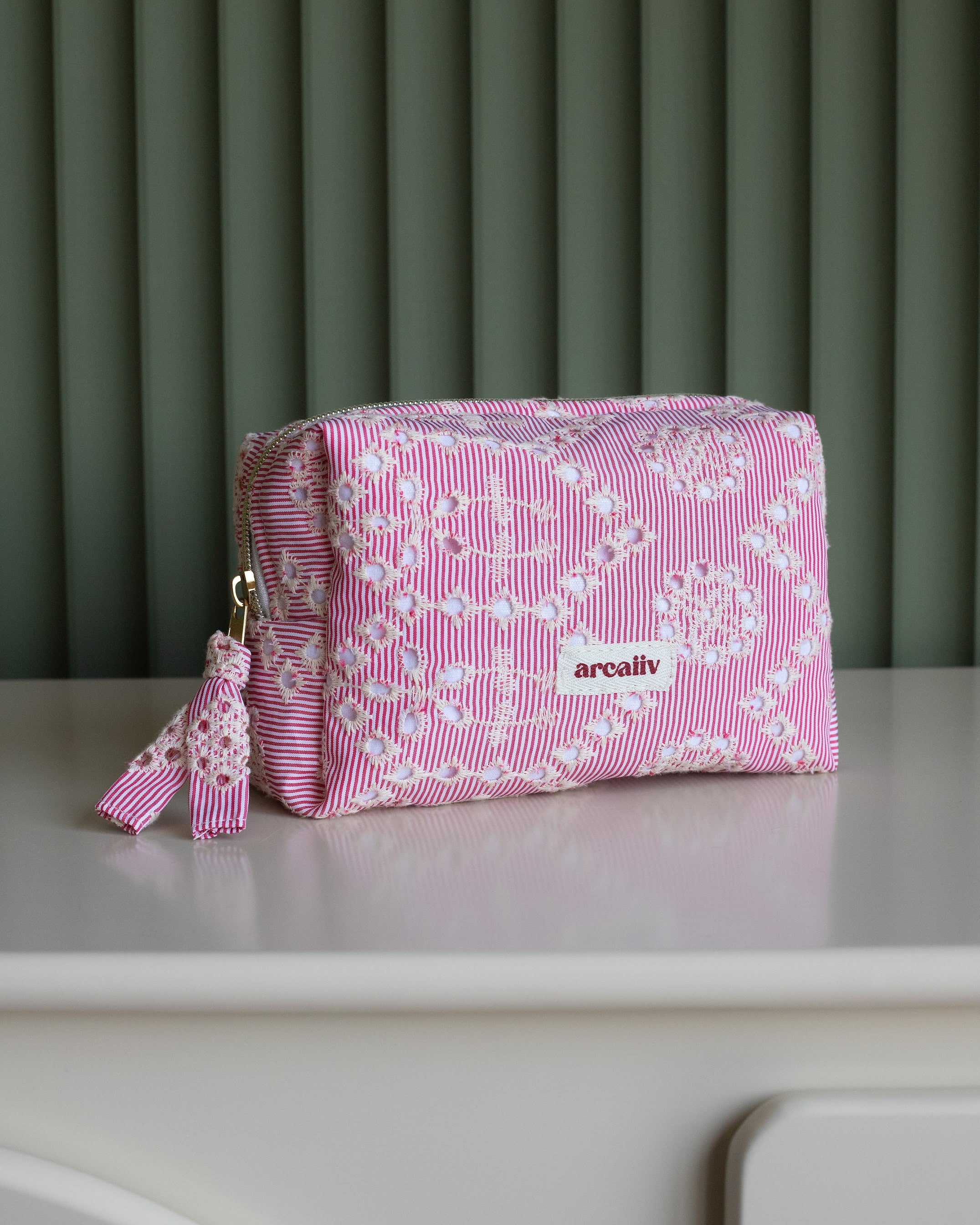 Pouch in Strawberry Frost