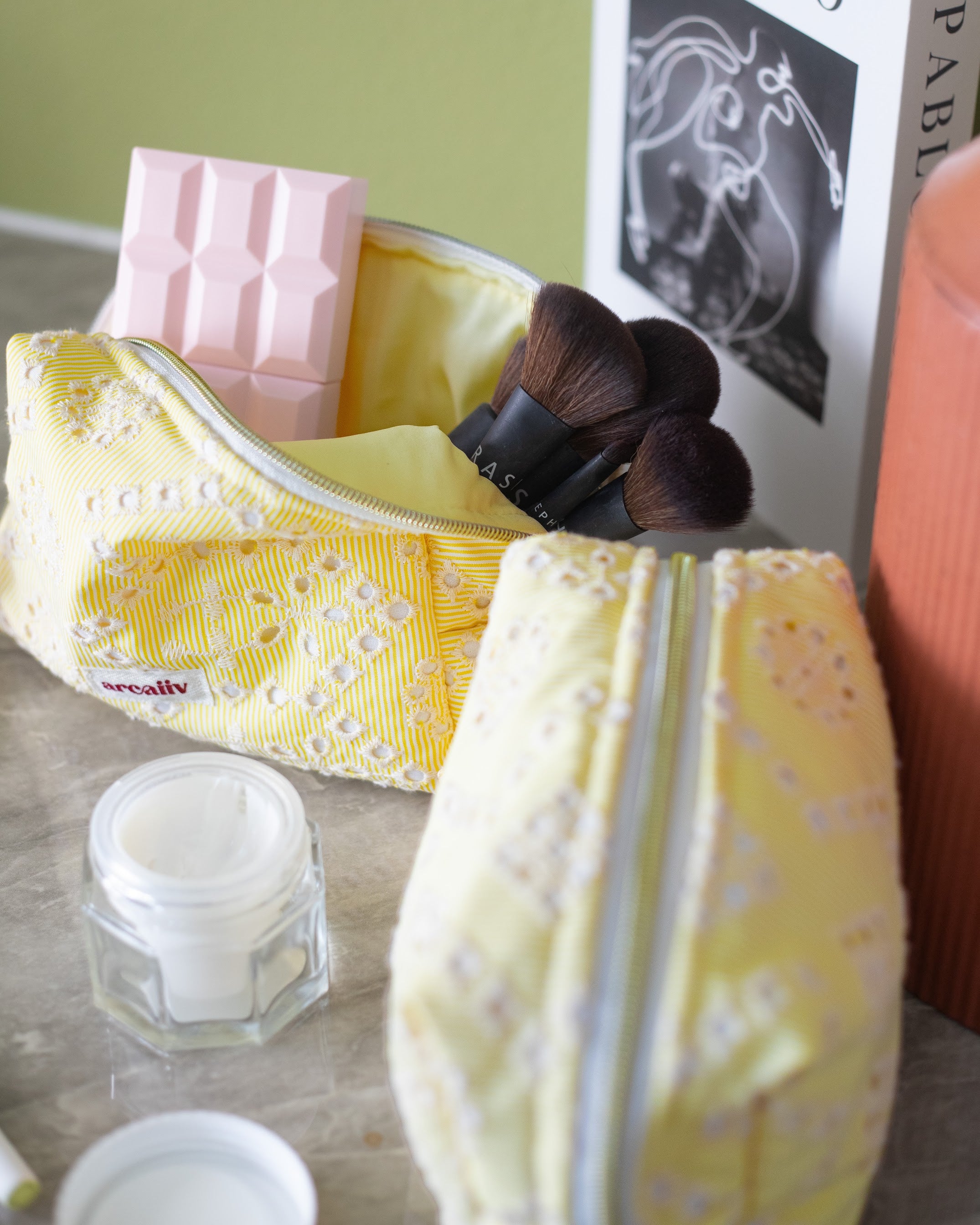 Pouch in Buttercream