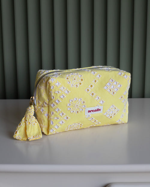 Pouch in Buttercream